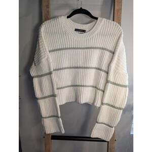 Moon & Madison Women's White Knit Oversized Cropped Sweater Medium